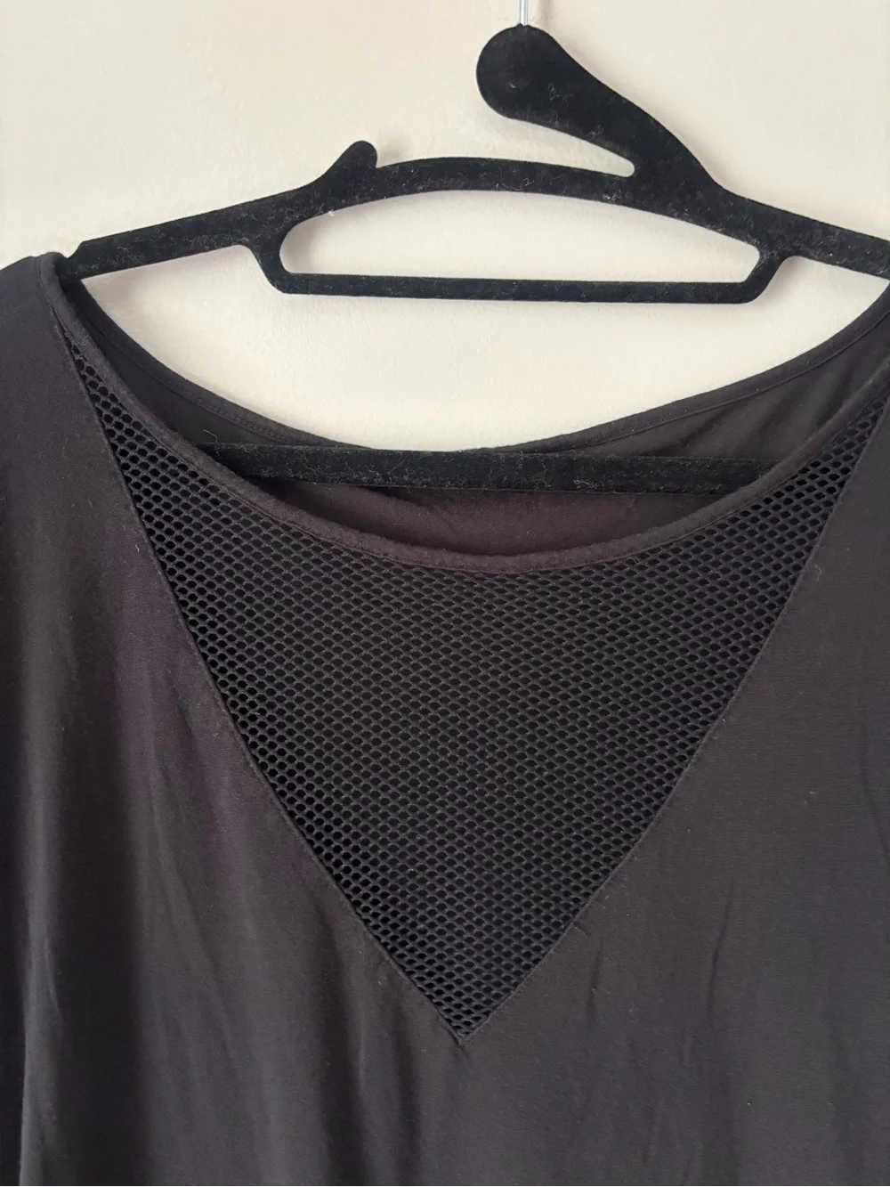 Alo black tshirt mesh vneck